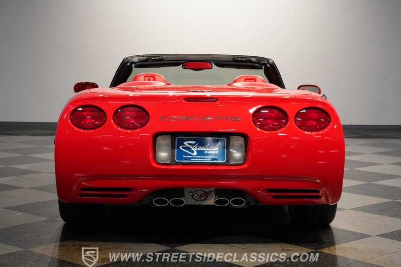 2004 Chevrolet Corvette 11