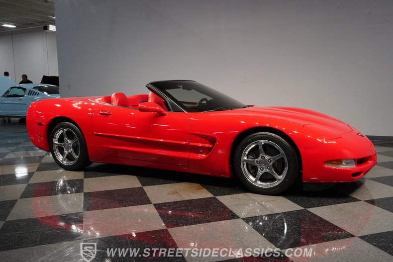 2004 Chevrolet Corvette 16