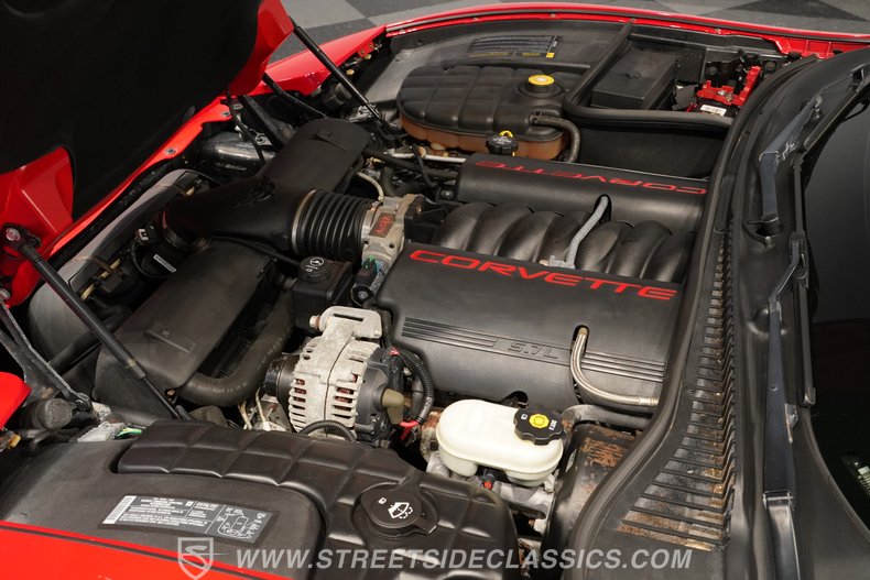 2004 Chevrolet Corvette 33