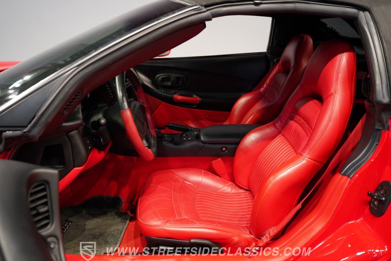 2004 Chevrolet Corvette 38
