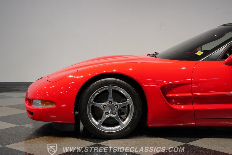 2004 Chevrolet Corvette 24
