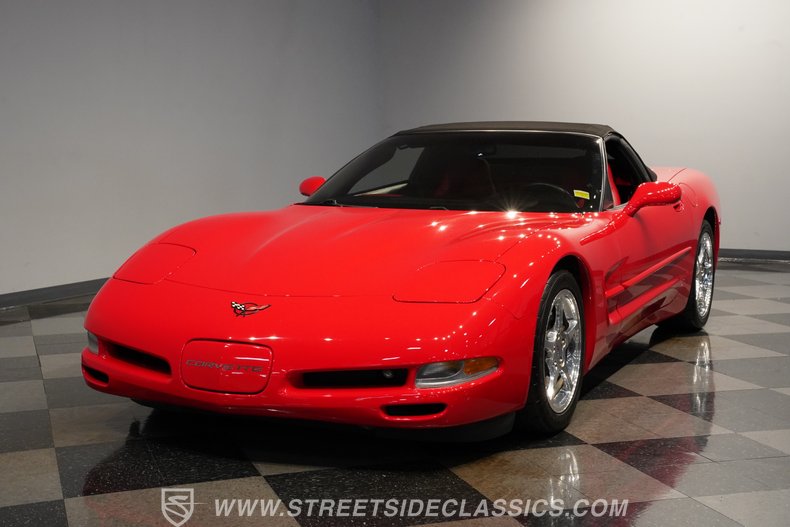 2004 Chevrolet Corvette 19