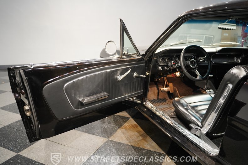 1965 Ford Mustang 37