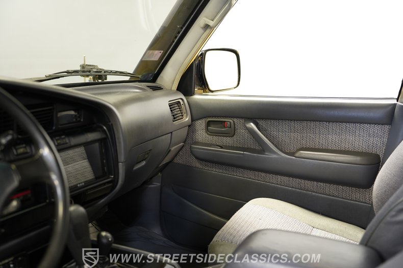 For Sale 1991 Toyota Land Cruiser Stock# 10424-CHA Fullscreen Grid Image 46