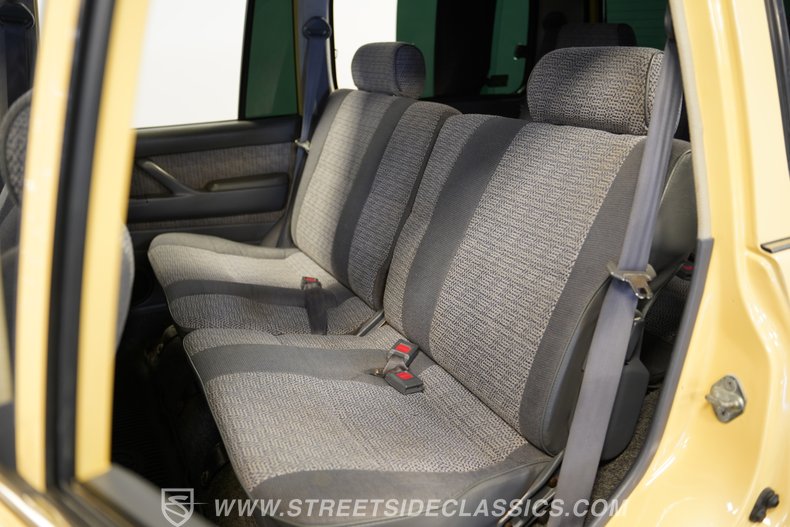 For Sale 1991 Toyota Land Cruiser Stock# 10424-CHA Fullscreen Grid Image 50