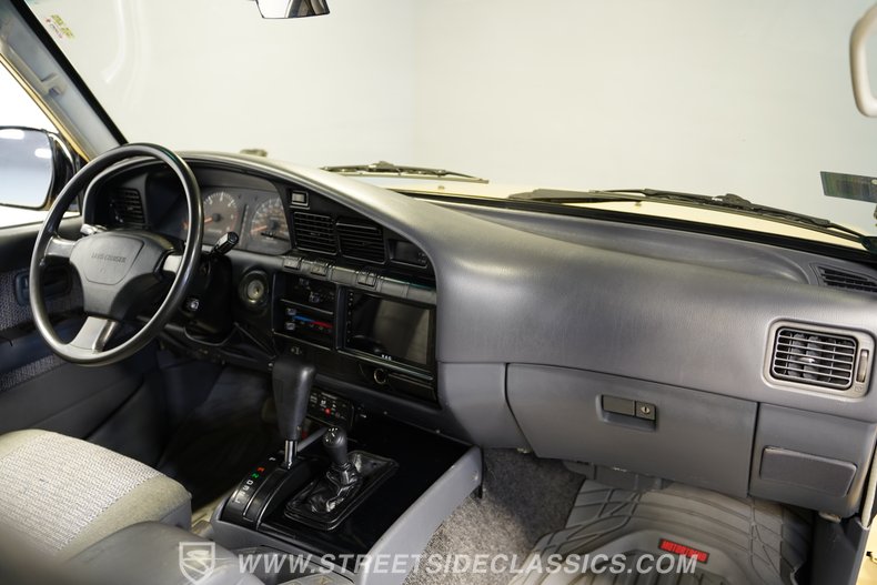 For Sale 1991 Toyota Land Cruiser Stock# 10424-CHA Fullscreen Grid Image 58