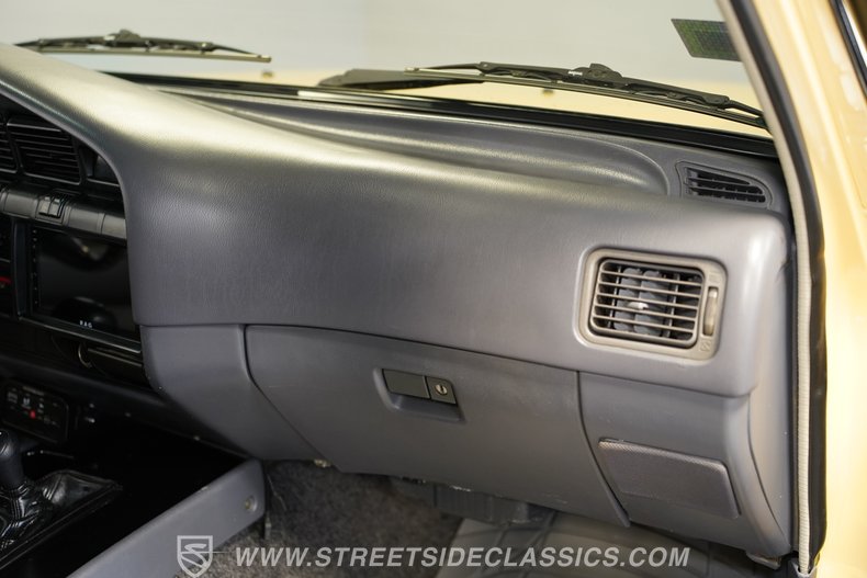 For Sale 1991 Toyota Land Cruiser Stock# 10424-CHA Fullscreen Grid Image 60