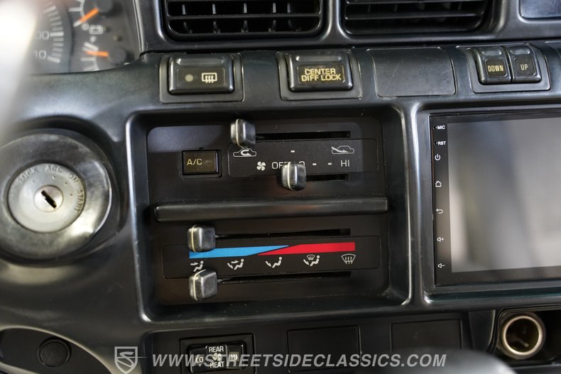 For Sale 1991 Toyota Land Cruiser Stock# 10424-CHA Fullscreen Grid Image 43