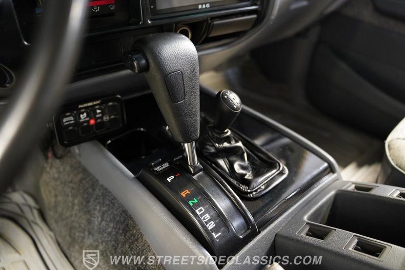 For Sale 1991 Toyota Land Cruiser Stock# 10424-CHA Fullscreen Grid Image 44