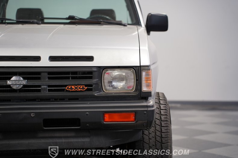 1990 Nissan Hardbody 21