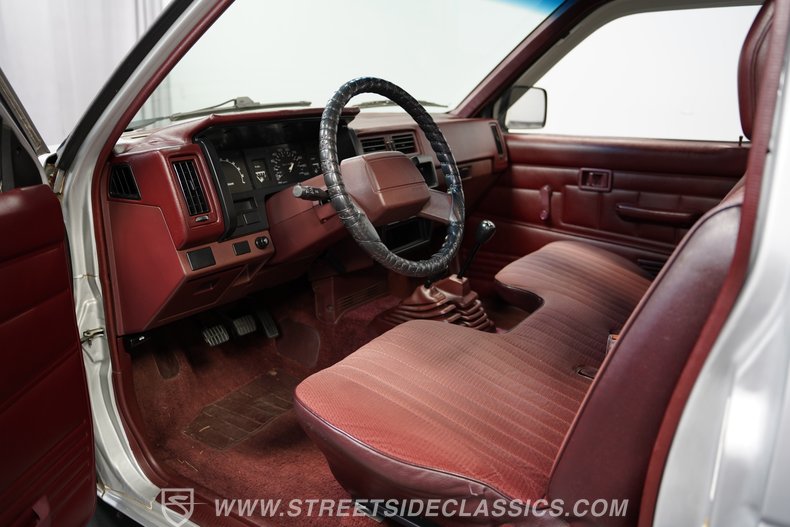 1990 Nissan Hardbody 4