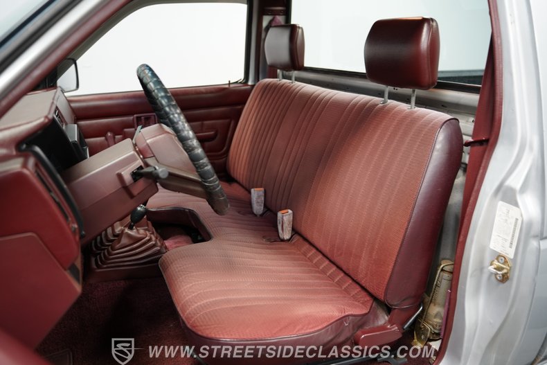 1990 Nissan Hardbody 46