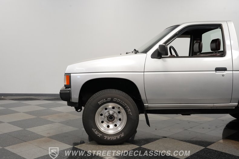 1990 Nissan Hardbody 24