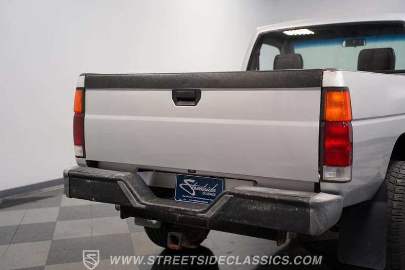 1990 Nissan Hardbody 27