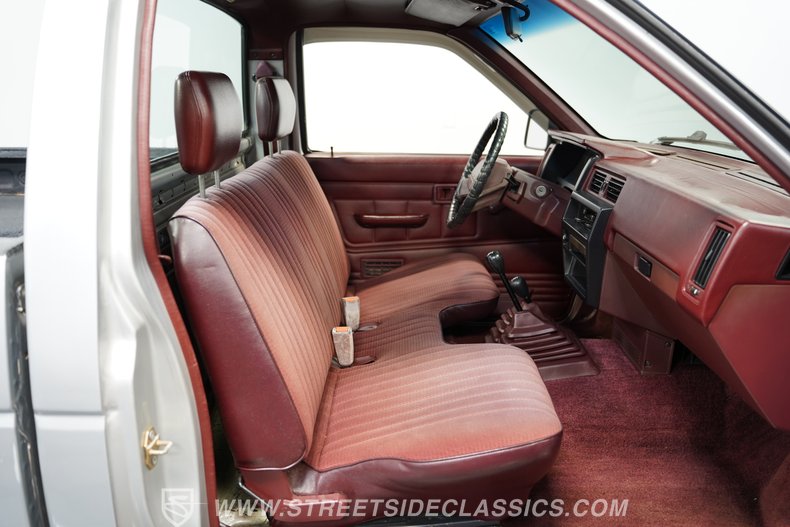 1990 Nissan Hardbody 48