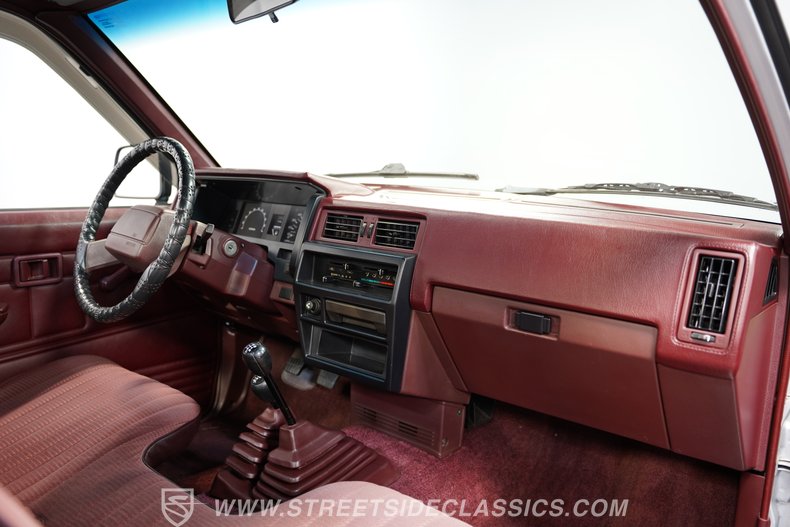 1990 Nissan Hardbody 49