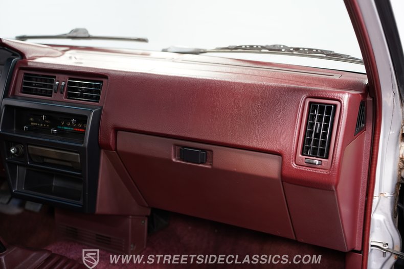 1990 Nissan Hardbody 51