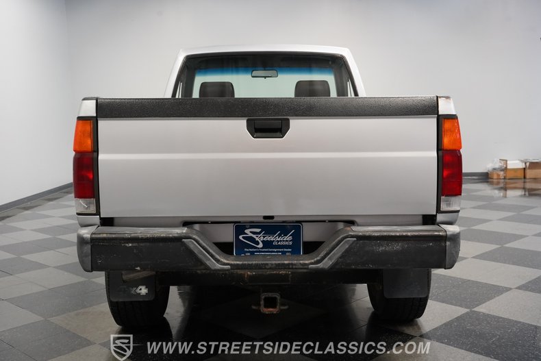 1990 Nissan Hardbody 11