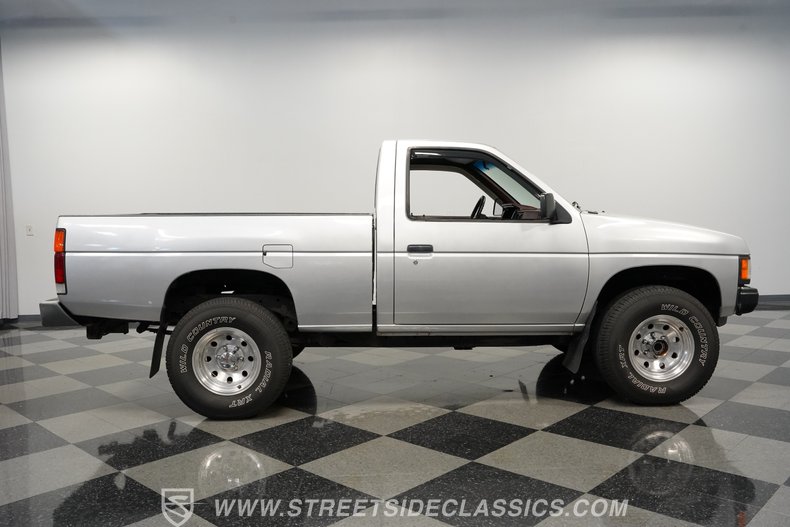 1990 Nissan Hardbody 15