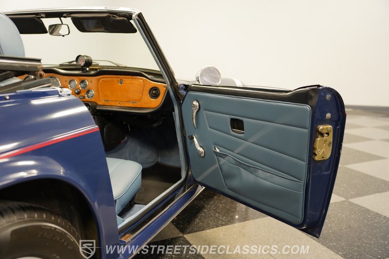 1974 Triumph TR6 54