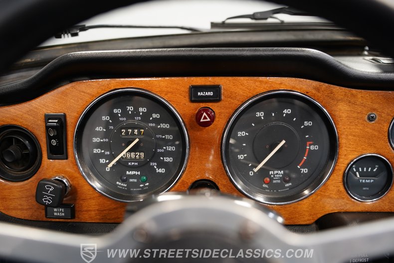 1974 Triumph TR6 41