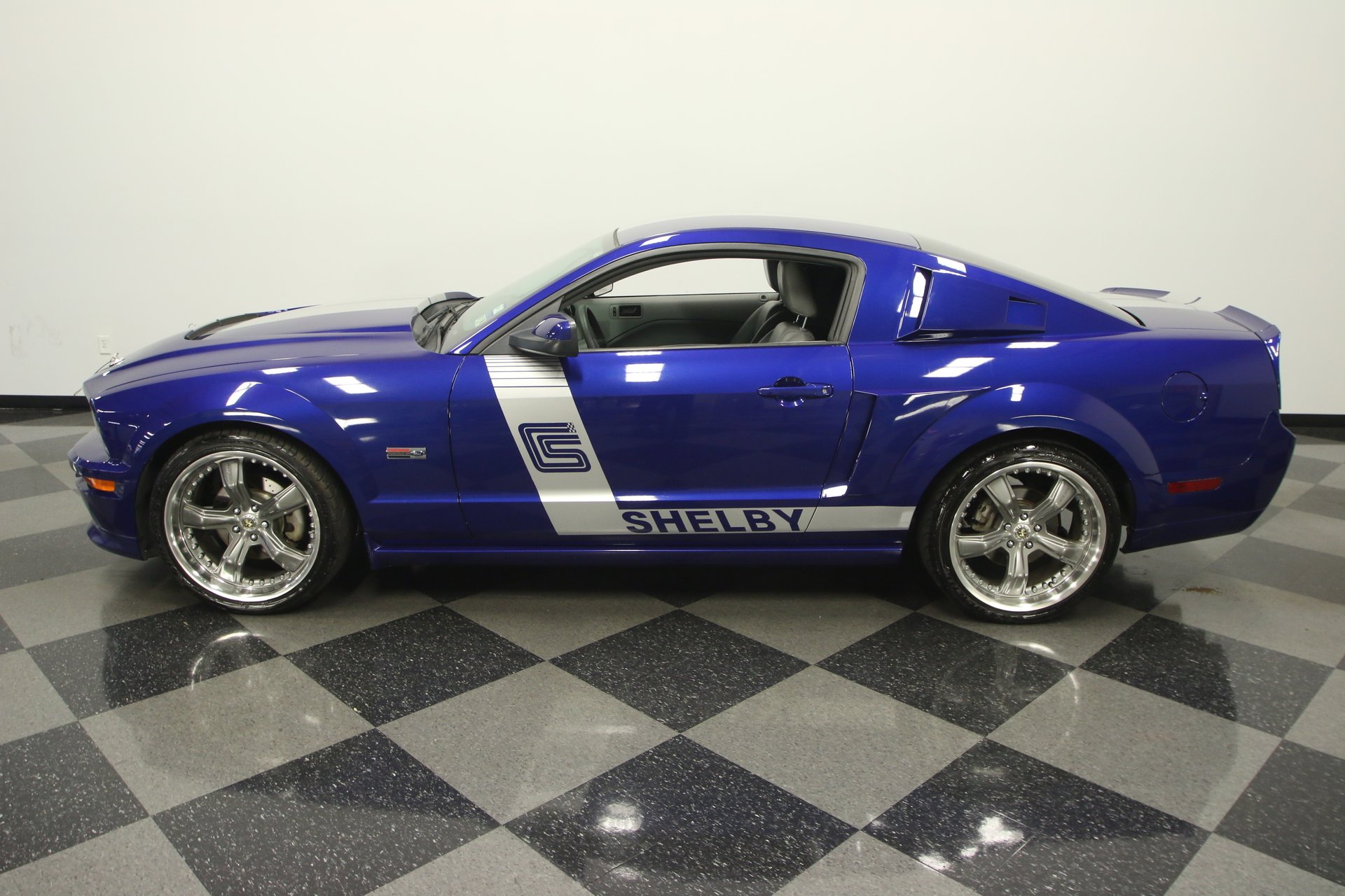 2005 ford mustang shelby cs8