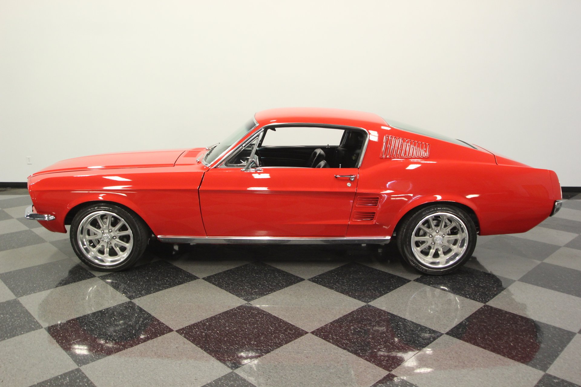 Mustang Fastback 1967 Cena
