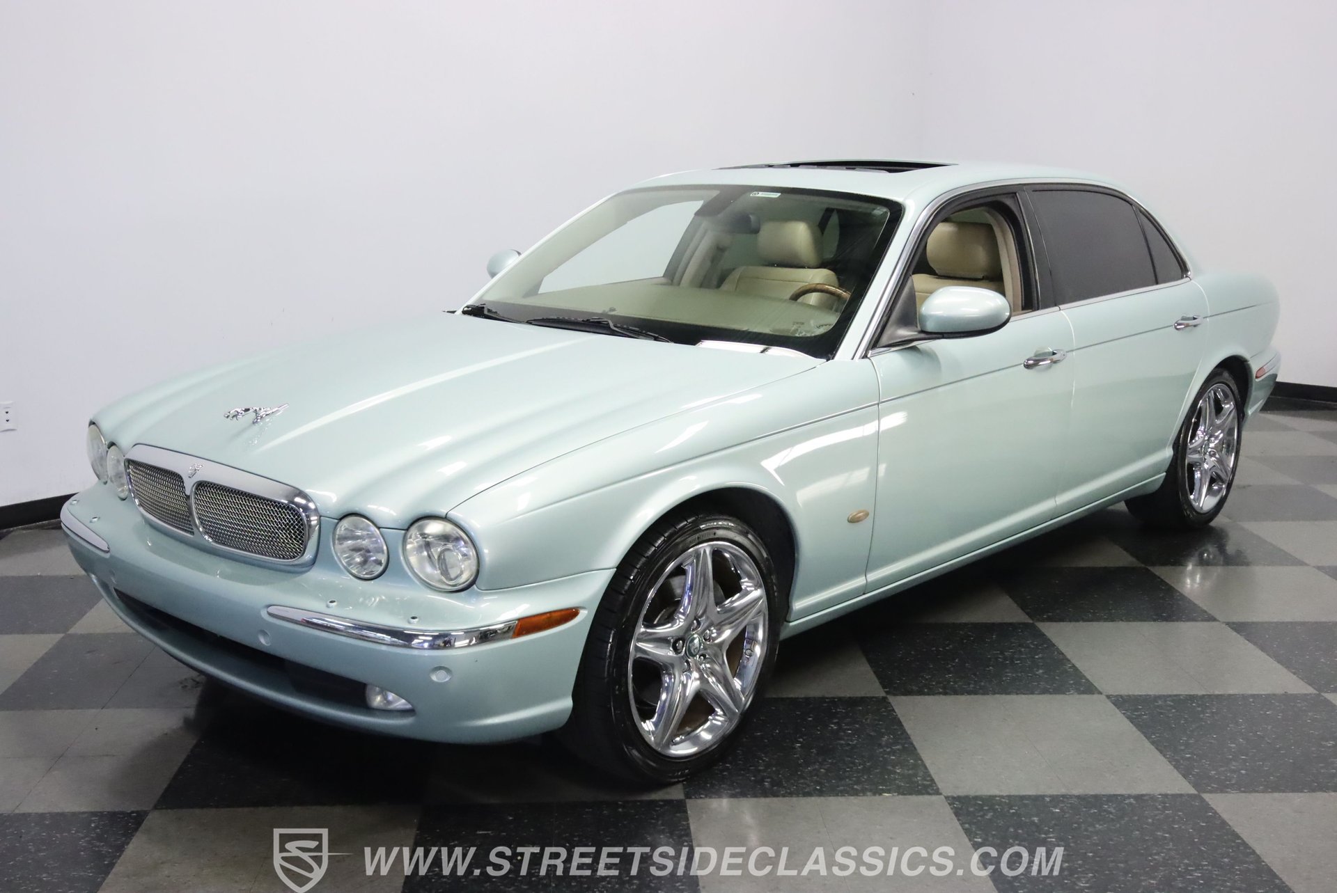 ◇Sotheby'sオークションカタログ 2006年 ロンドン◇ 2006-jaguar-xj8-lwb-long-wheel