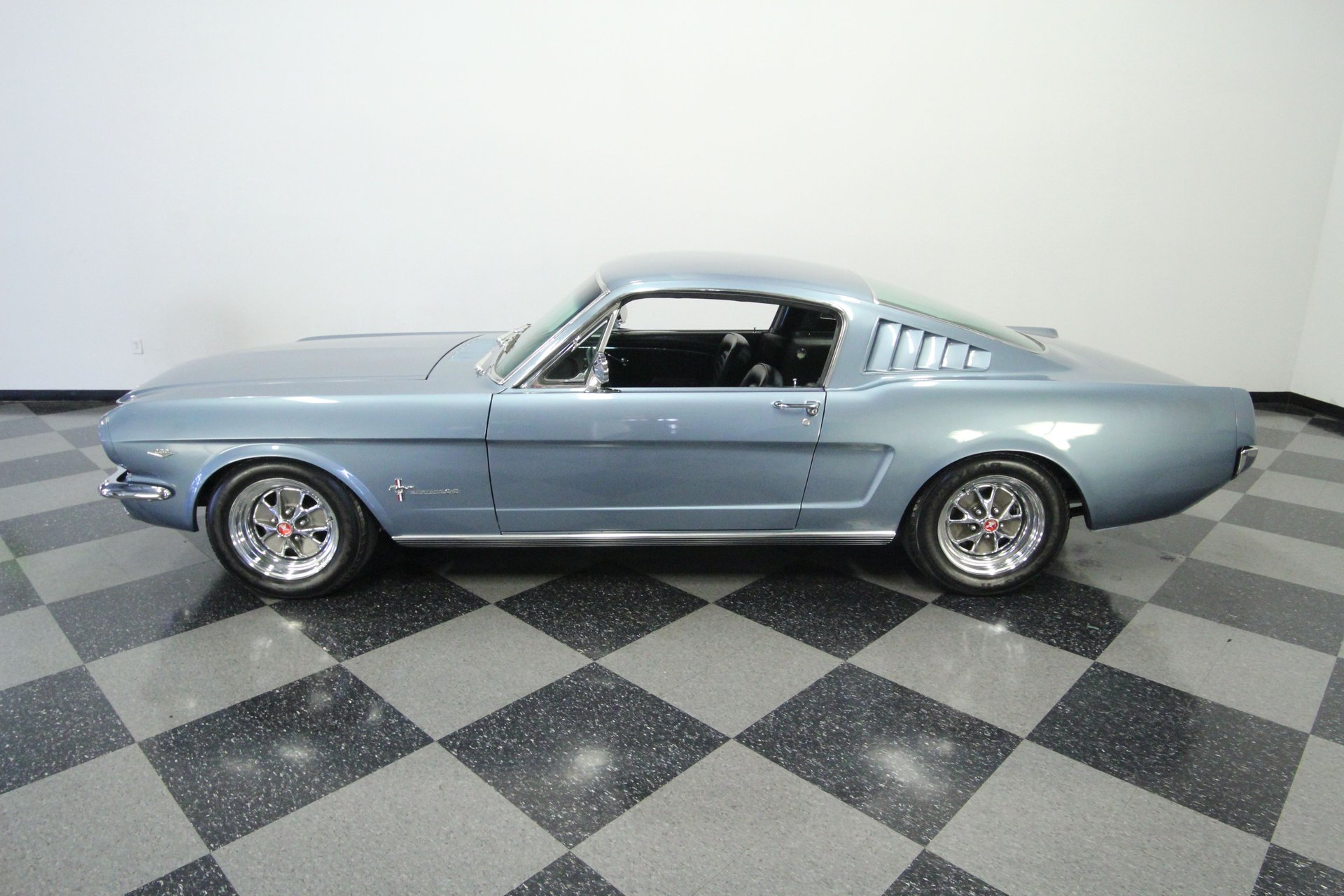 1965 ford mustang 2 2 fastback