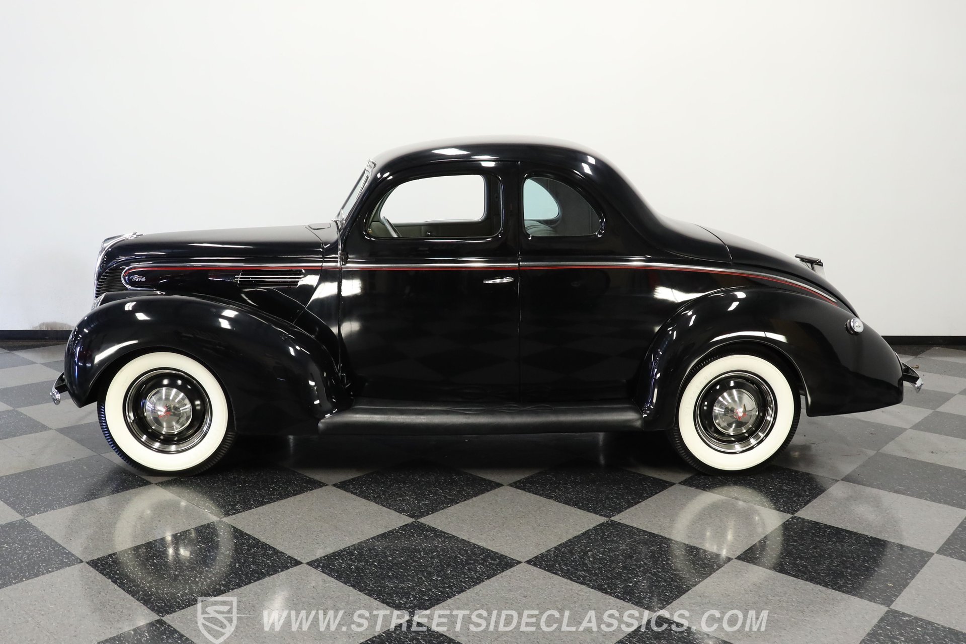 1939 ford 5 window coupe