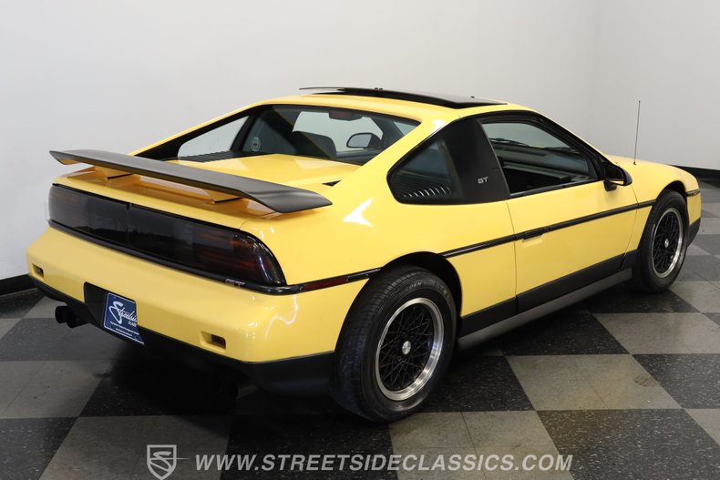 1988 Pontiac Fiero 8
