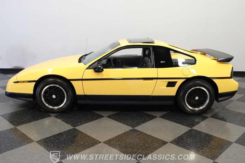 1988 Pontiac Fiero 2