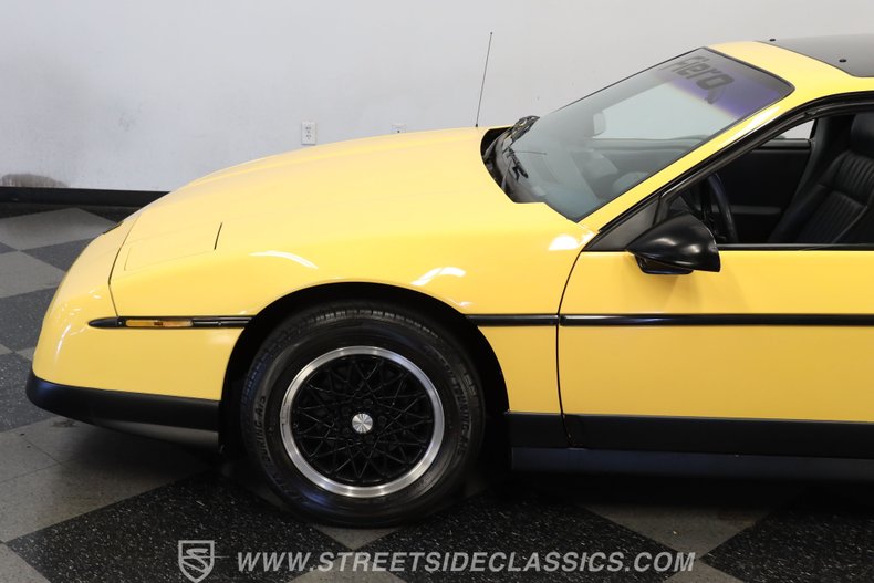 1988 Pontiac Fiero GT 15