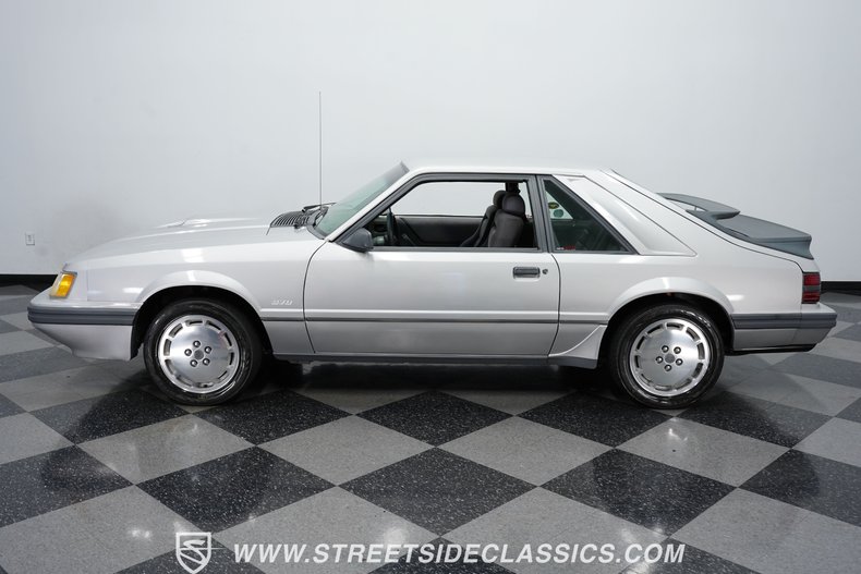 1985 Ford Mustang 2