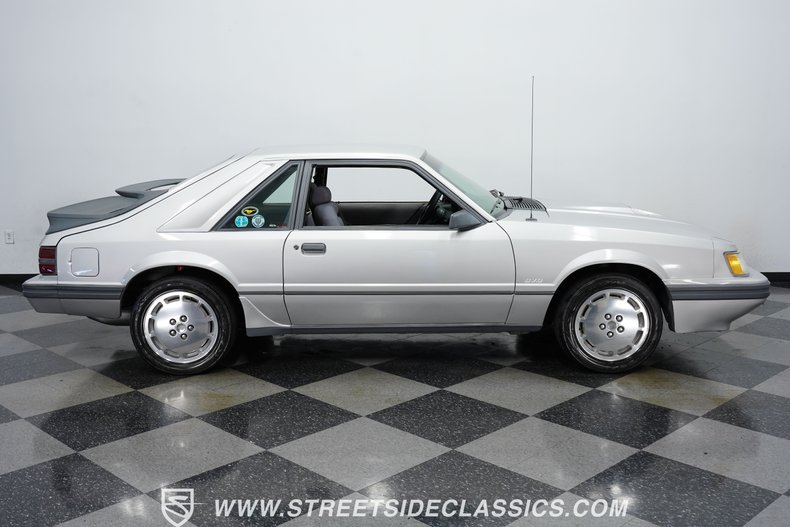1985 Ford Mustang 12
