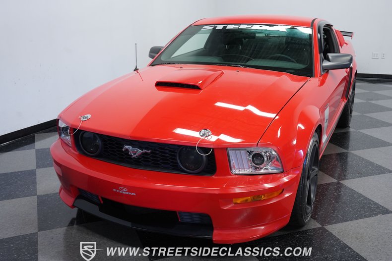 2006 Ford Mustang 16