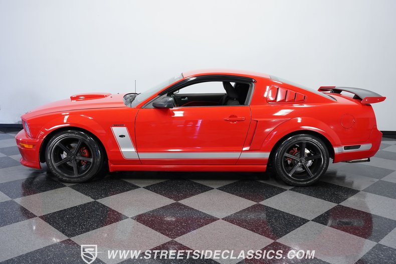 2006 Ford Mustang 2