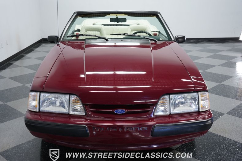 1989 Ford Mustang Convertible 15