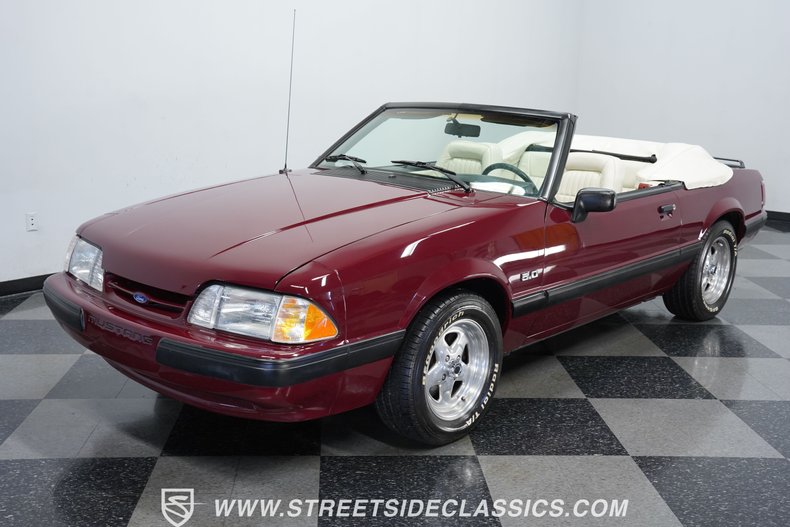 1989 Ford Mustang Convertible 17