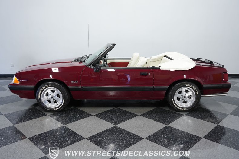1989 Ford Mustang Convertible 2
