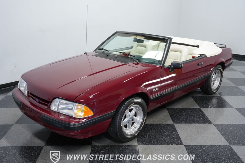 1989 Ford Mustang Convertible 18