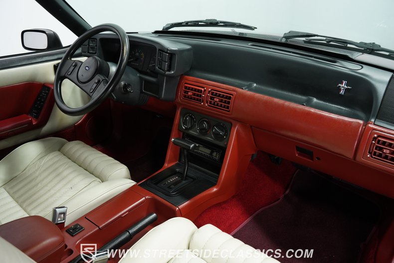 1989 Ford Mustang Convertible 44