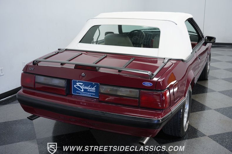 1989 Ford Mustang Convertible 9