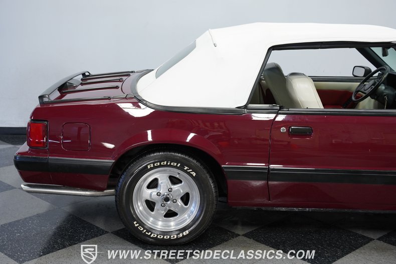 1989 Ford Mustang Convertible 27