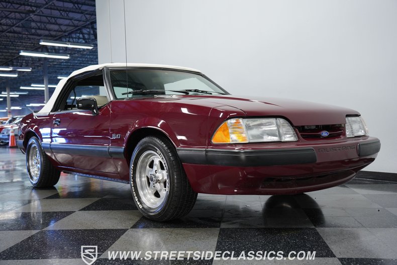 1989 Ford Mustang Convertible 29