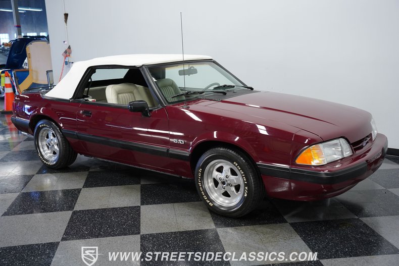 1989 Ford Mustang Convertible 13