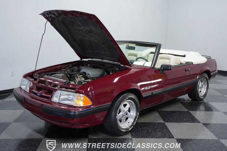 1989 Ford Mustang Convertible 30