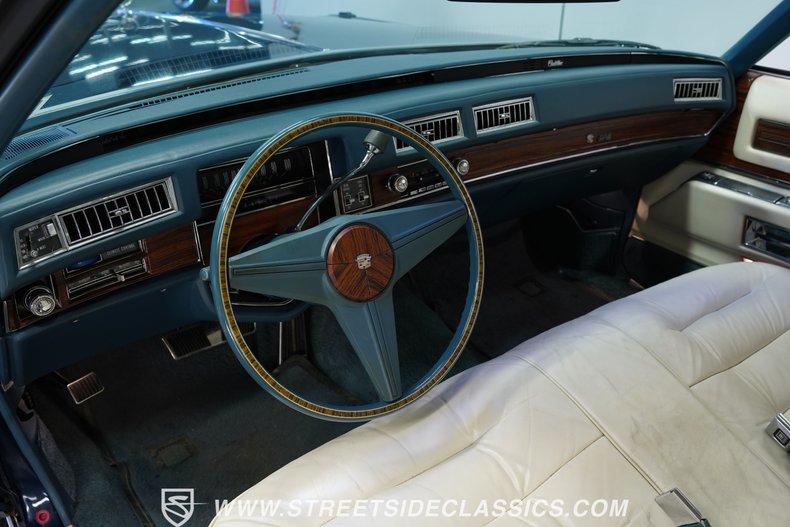 1976 Cadillac Coupe DeVille 35