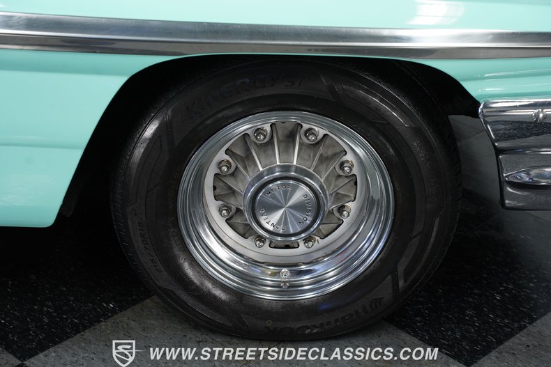 1961 Pontiac Bonneville 56