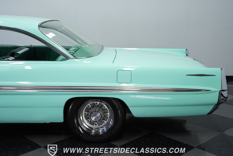 1961 Pontiac Bonneville 22